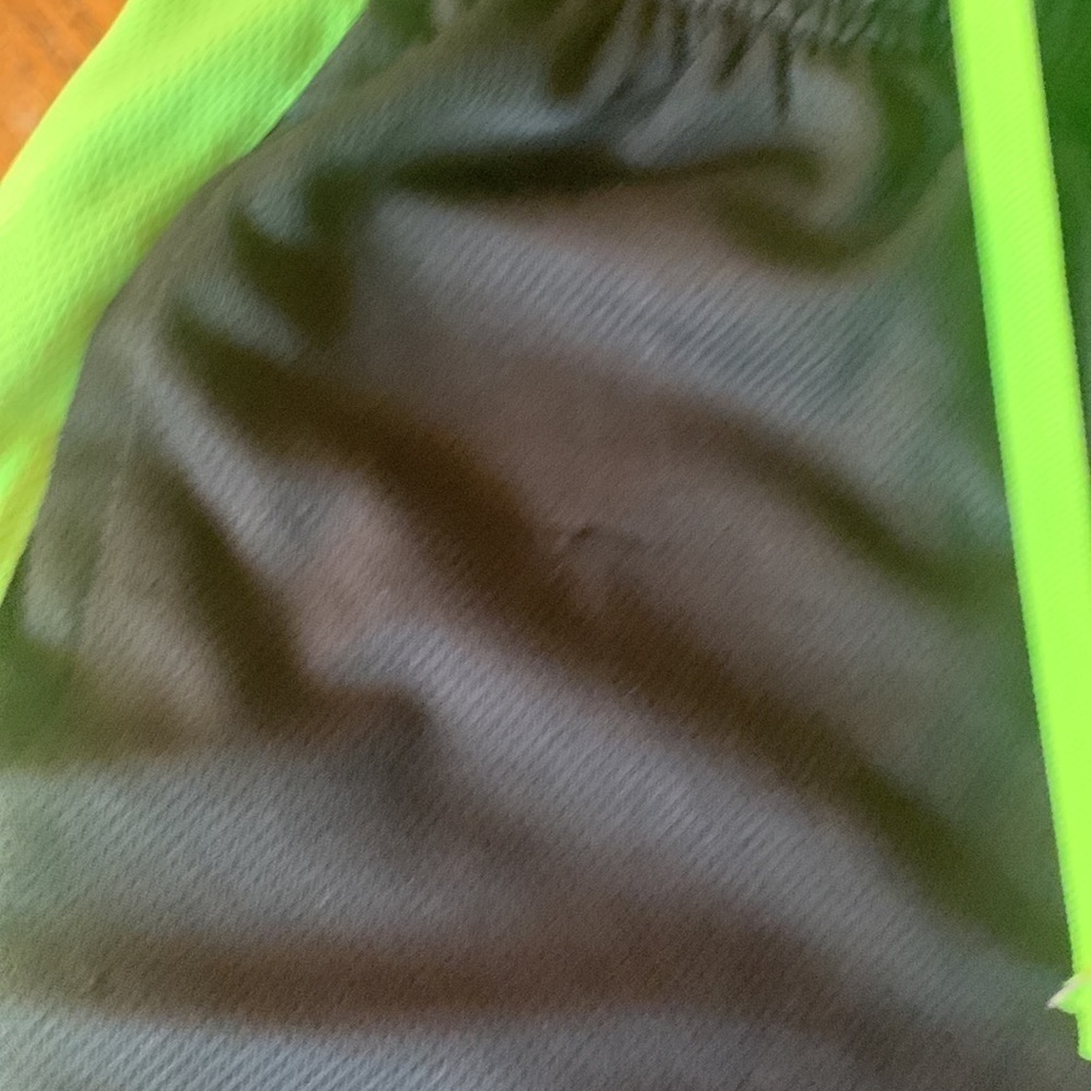 Shorts - Picture 3 of 6